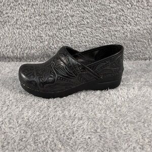 Dansko Professional Tooled Black Leather Clogs Women’s Size 37 US 6.5